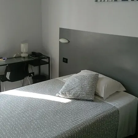 Hotel La Quercia Con Ristorante 2*